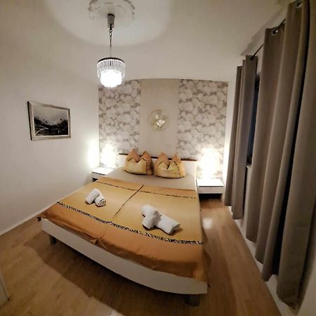 Royal Apartments Sandra Štinjan Εξωτερικό φωτογραφία
