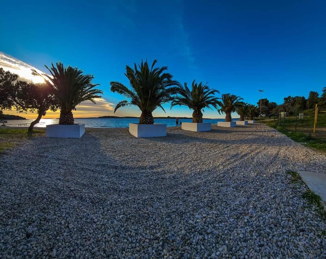 Royal Apartments Sandra Štinjan Εξωτερικό φωτογραφία